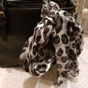 Silky leopard print scarf!